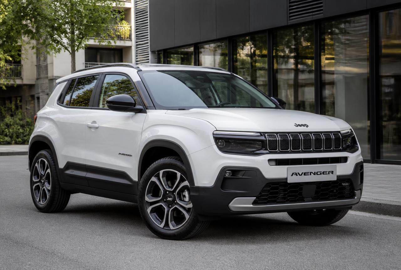 Jeep Avenger 1.2 Turbo Altitude bianca in offerta noleggio a lungo termine a 349 euro al mese
